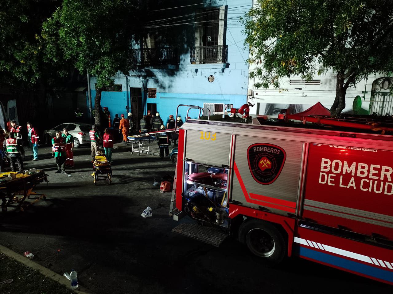 Tragedia en Floresta: se derrumbó una casa y hay dos muertos