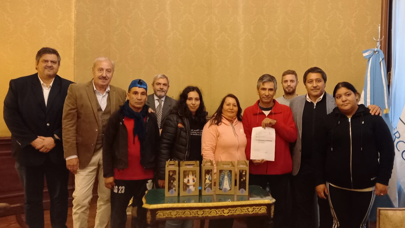 Cooperativas de la UTEP llegaron con sus productos al Vaticano
