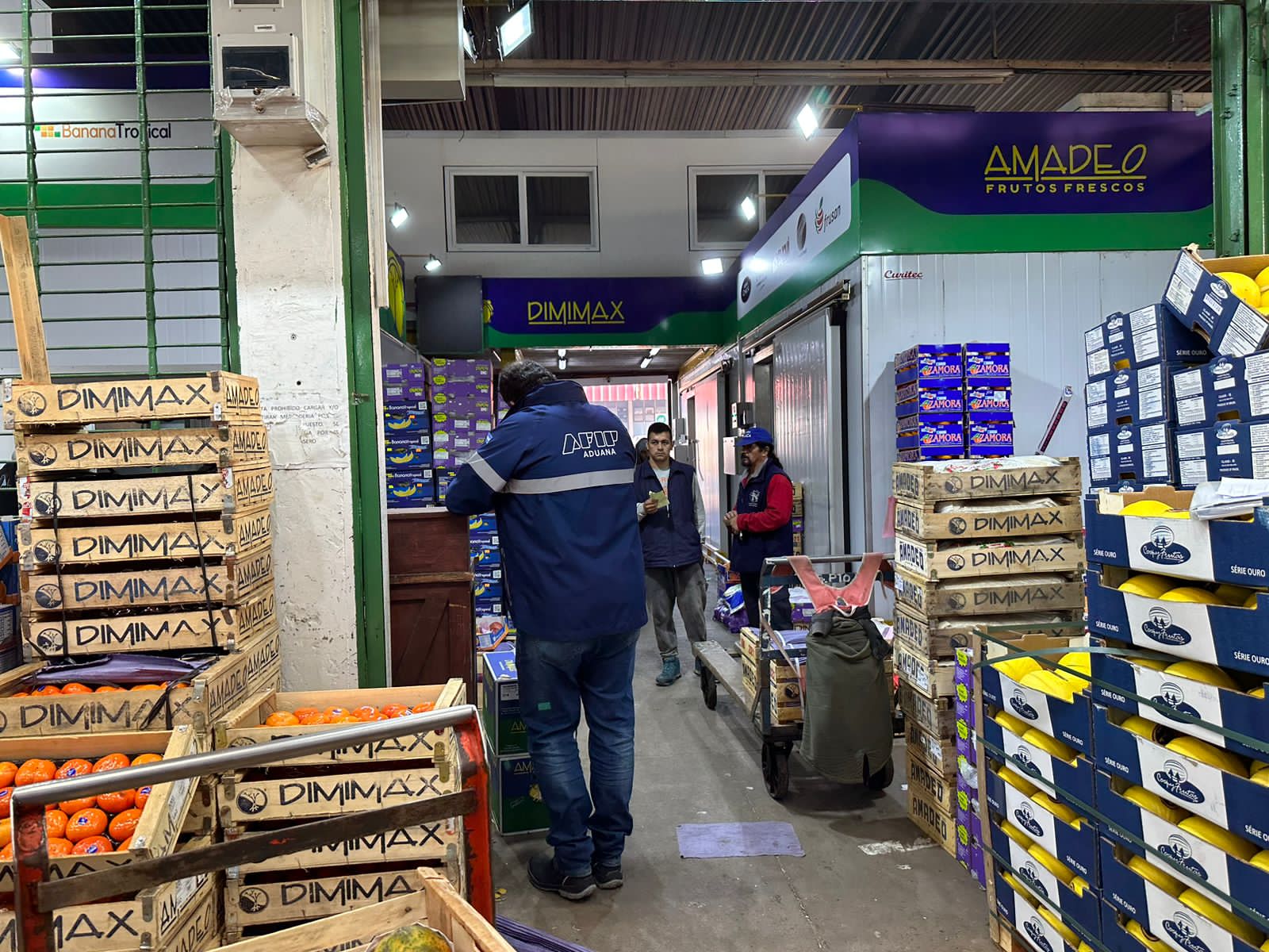 Inflación: fuerte operativo en el Mercado Central y suba del blue