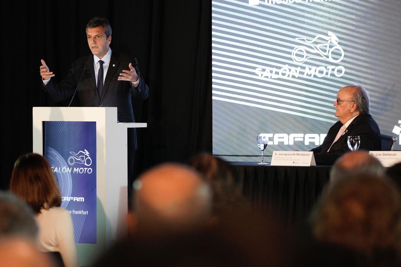 Massa: “Tenemos la obligación de darles certeza”