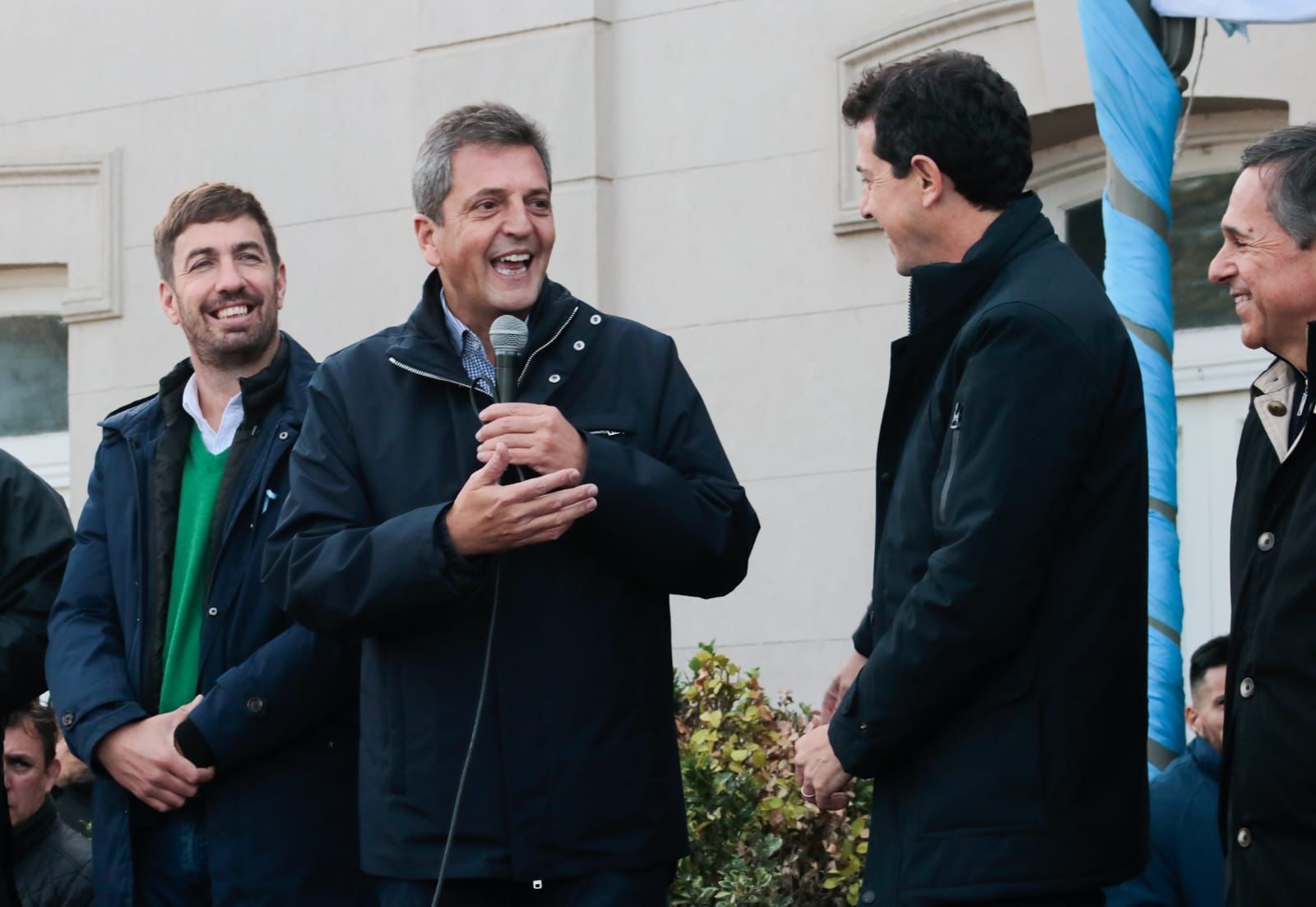 Massa y "Wado" se mostraron juntos en la puesta en marcha de un tren turístico