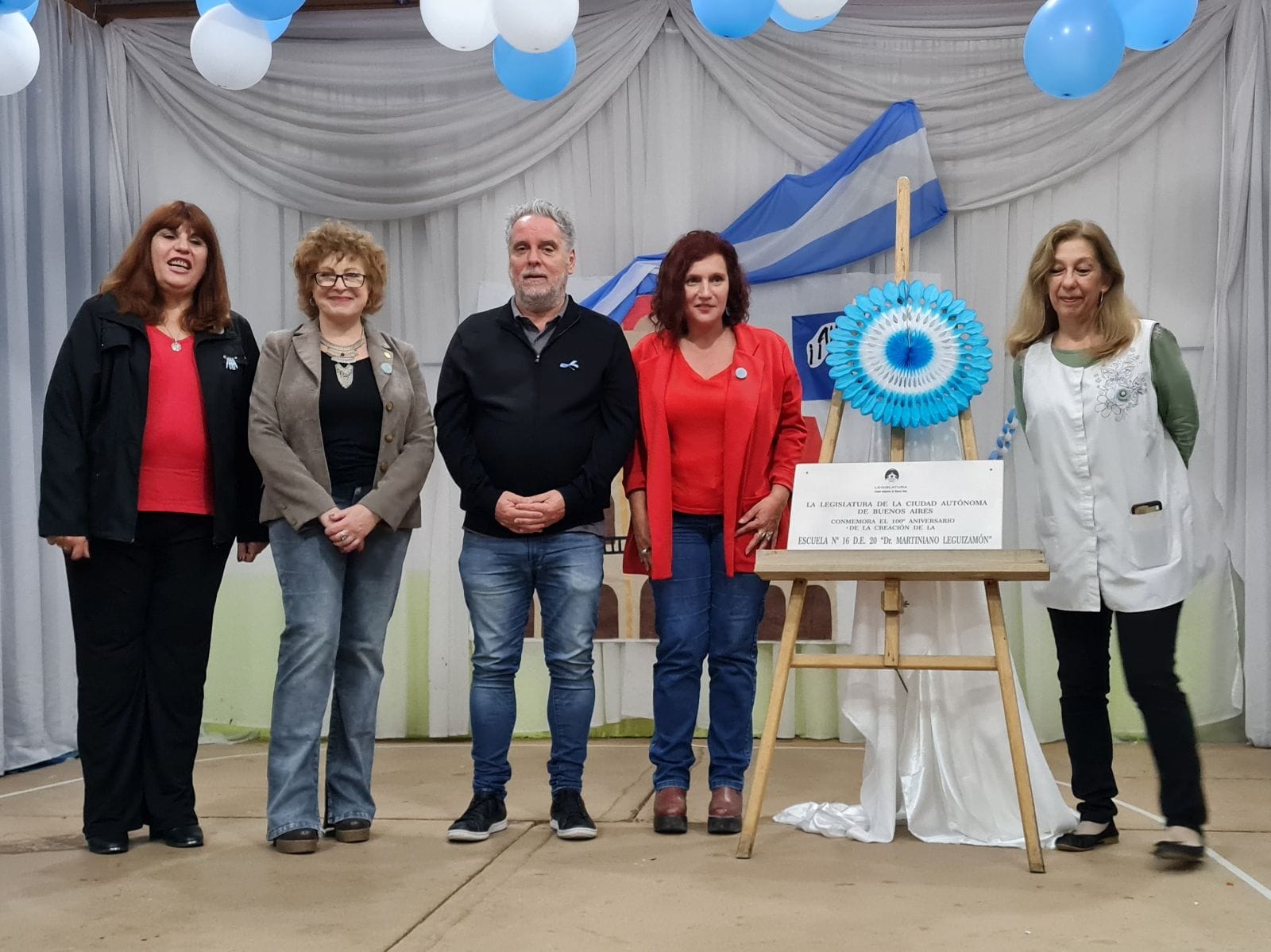 Legislatura: reconocen a escuelas centenarias de Mataderos