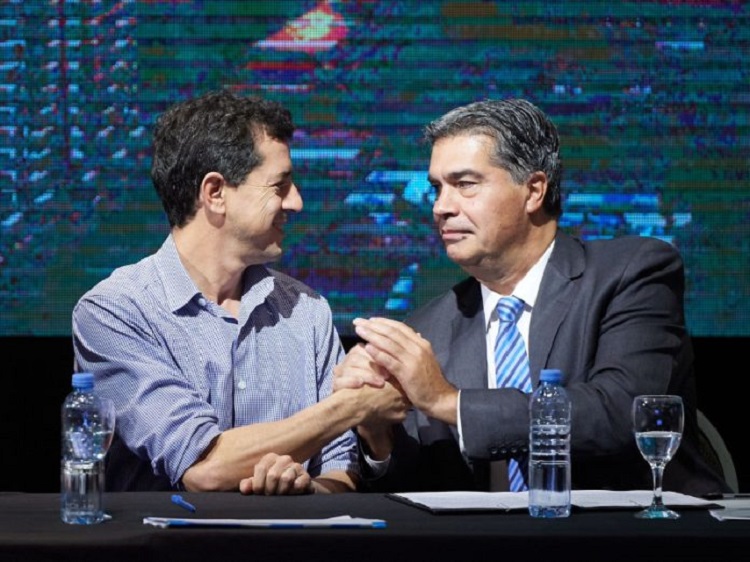 “Wado” acelera su campaña: reunión con gobernadores y foto con Chiqui Tapia