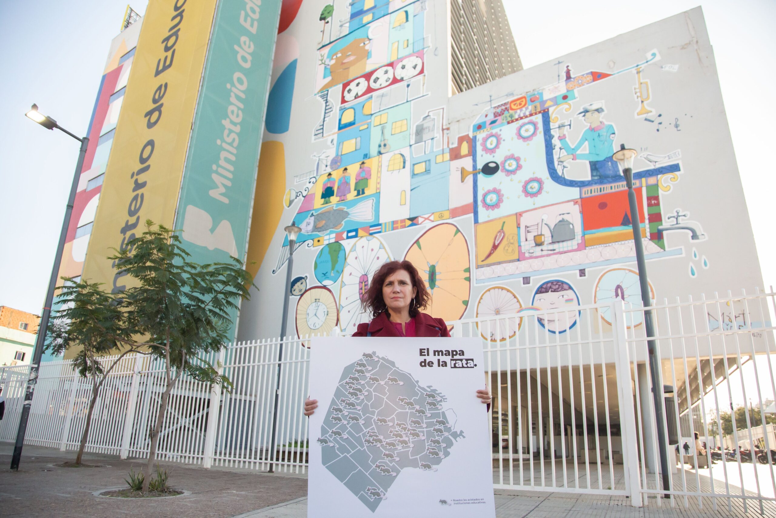 Velasco entregó el Mapa de la Rata al Ministerio de Educación CABA