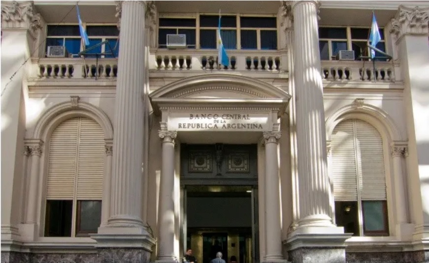 Córdoba podrá comprar dólares para pagar cupones de deuda