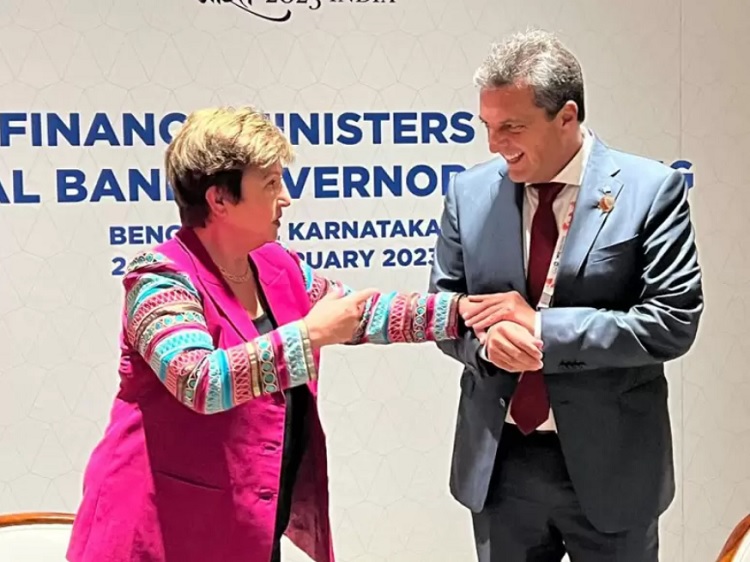 El Gobierno pagará US$1.900 millones al FMI para sostener la negociación