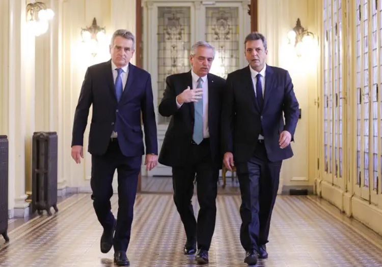 Alberto reunió al Gabinete y hubo un fuerte respaldo a la fórmula Massa-Rossi