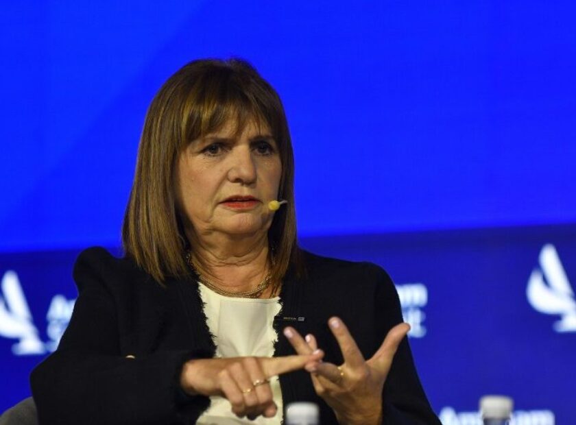 Papelón: Bullrich confundió la deserción escolar con la matrícula de extranjeros