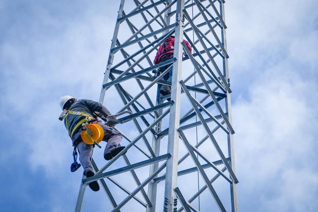 En marcha la línea de extra alta tensión más importante del país
