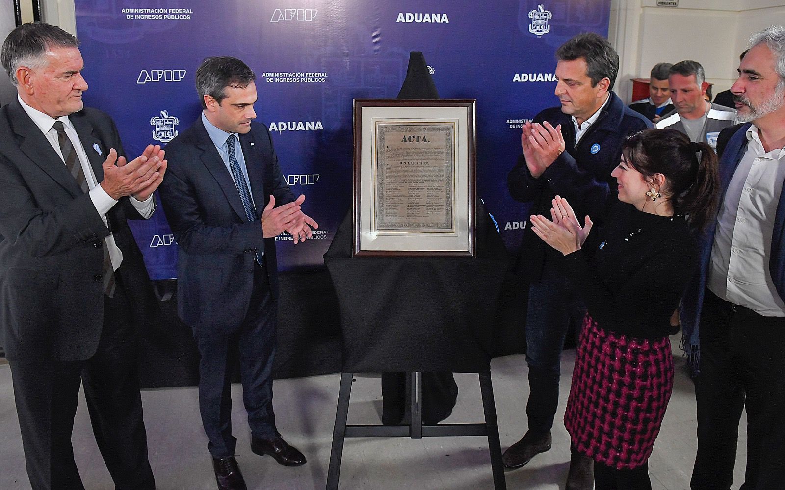 Histórico: la Aduana recuperó un impreso de la Declaración de la Independencia