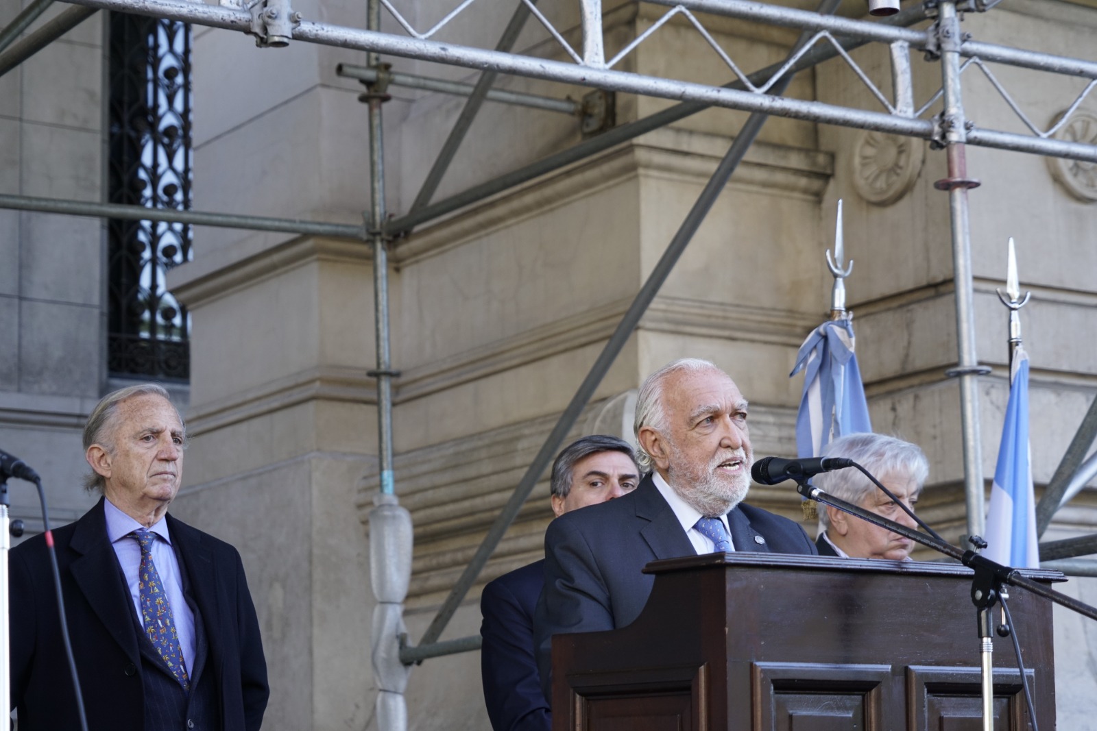 Gil Lavedra defendió la independencia de la Justicia