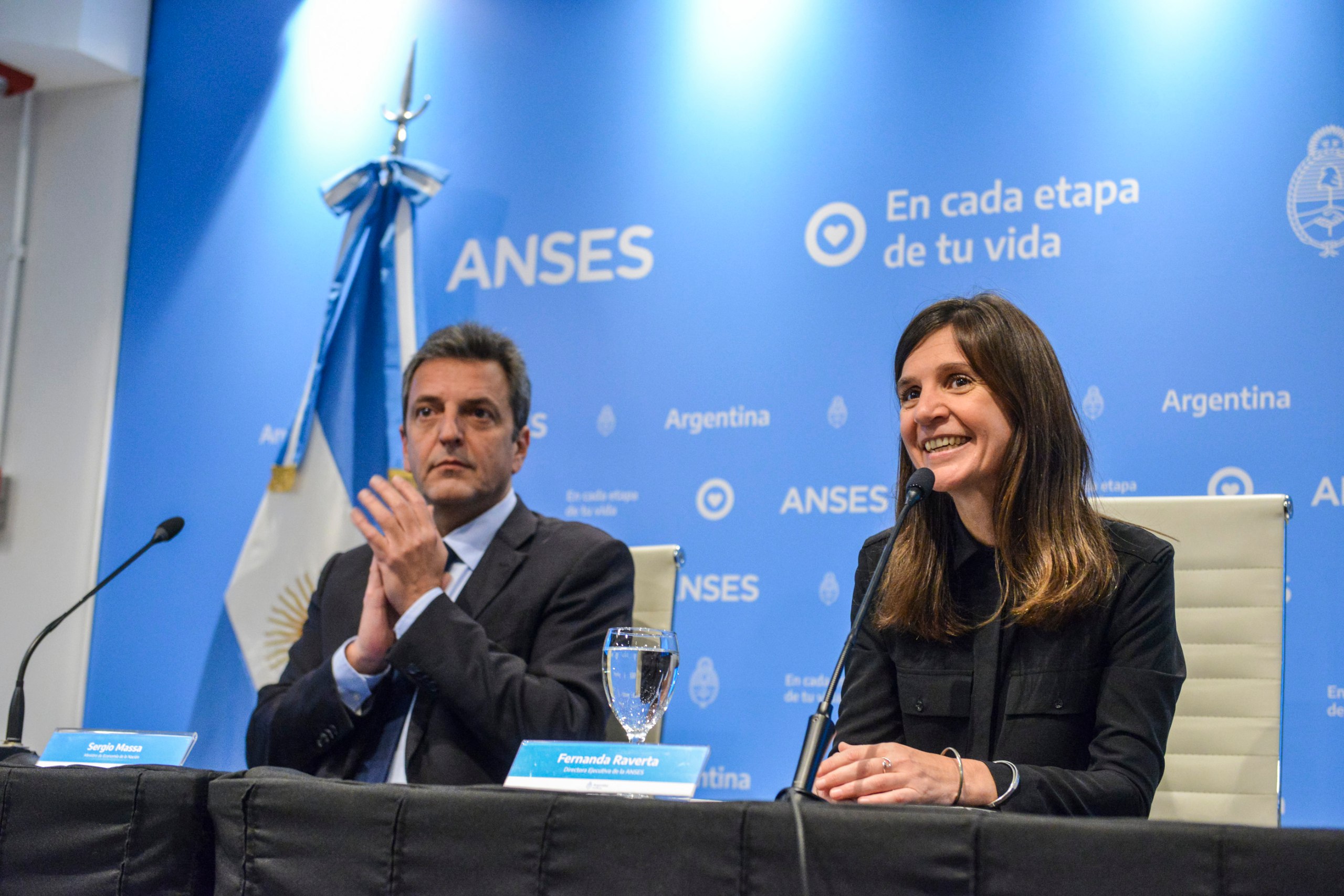 Massa y Raverta anunciaron créditos de $400.000 para jubilados