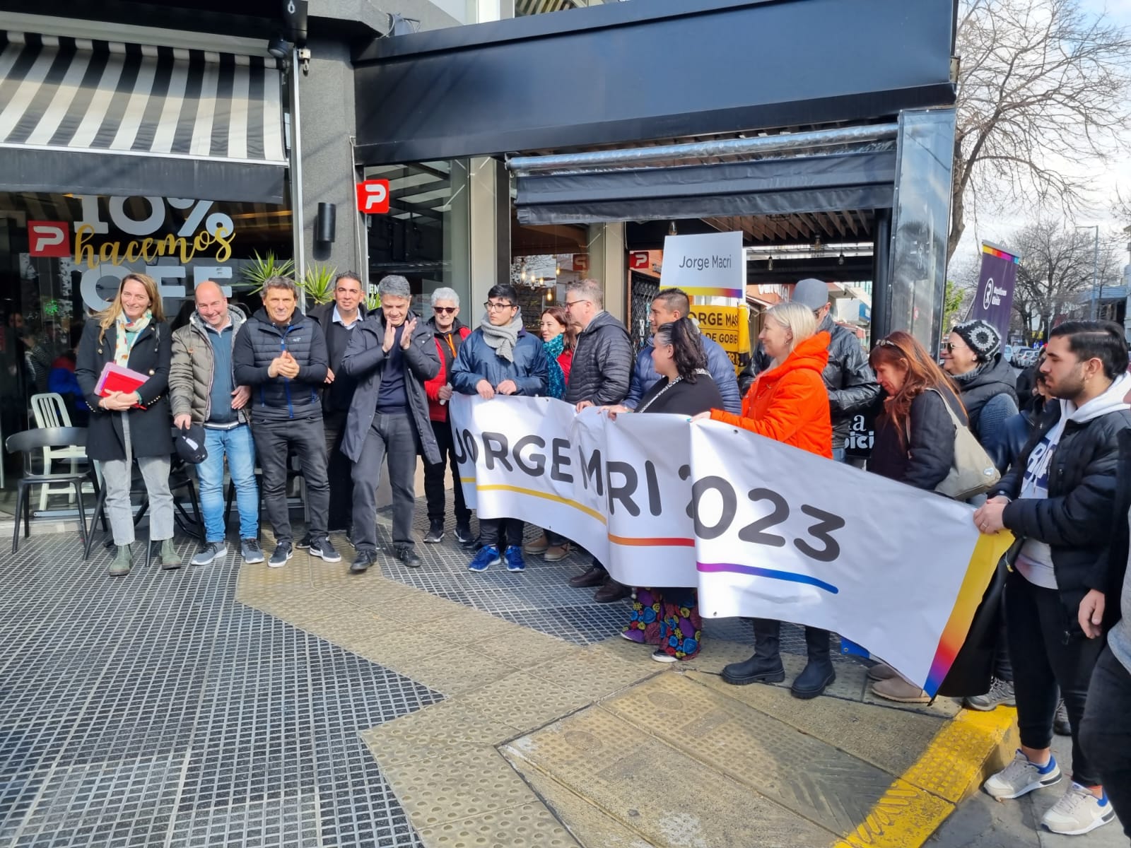 Jorge Macri sigue de campaña y prioriza los encuentros con vecinos