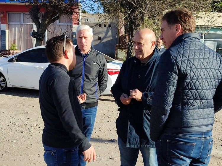 Santilli: "Los chicos tienen que estar en las escuelas, eso no se puede negociar"