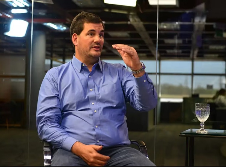 Burzaco cruzó a Bullrich y anunció un proyecto de ley antipiquetes