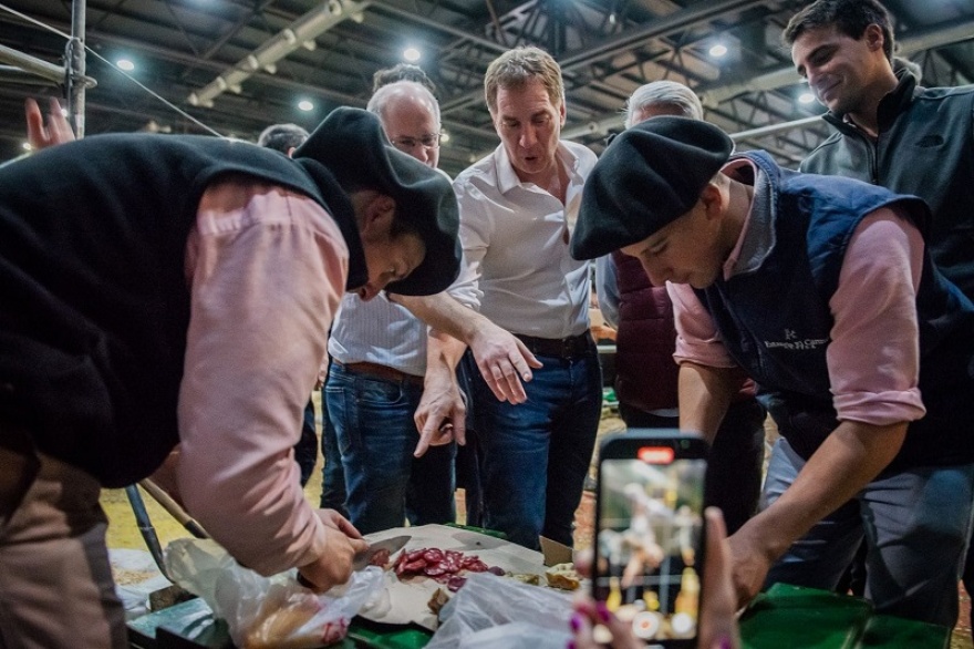 "Cuando sea gobernador voy a sacarle el pie de encima a los productores"