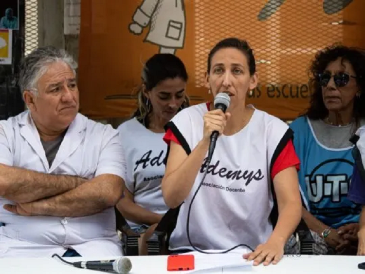 Paro docente y cruce de acusaciones: "Lo último que les interesa es la educación"