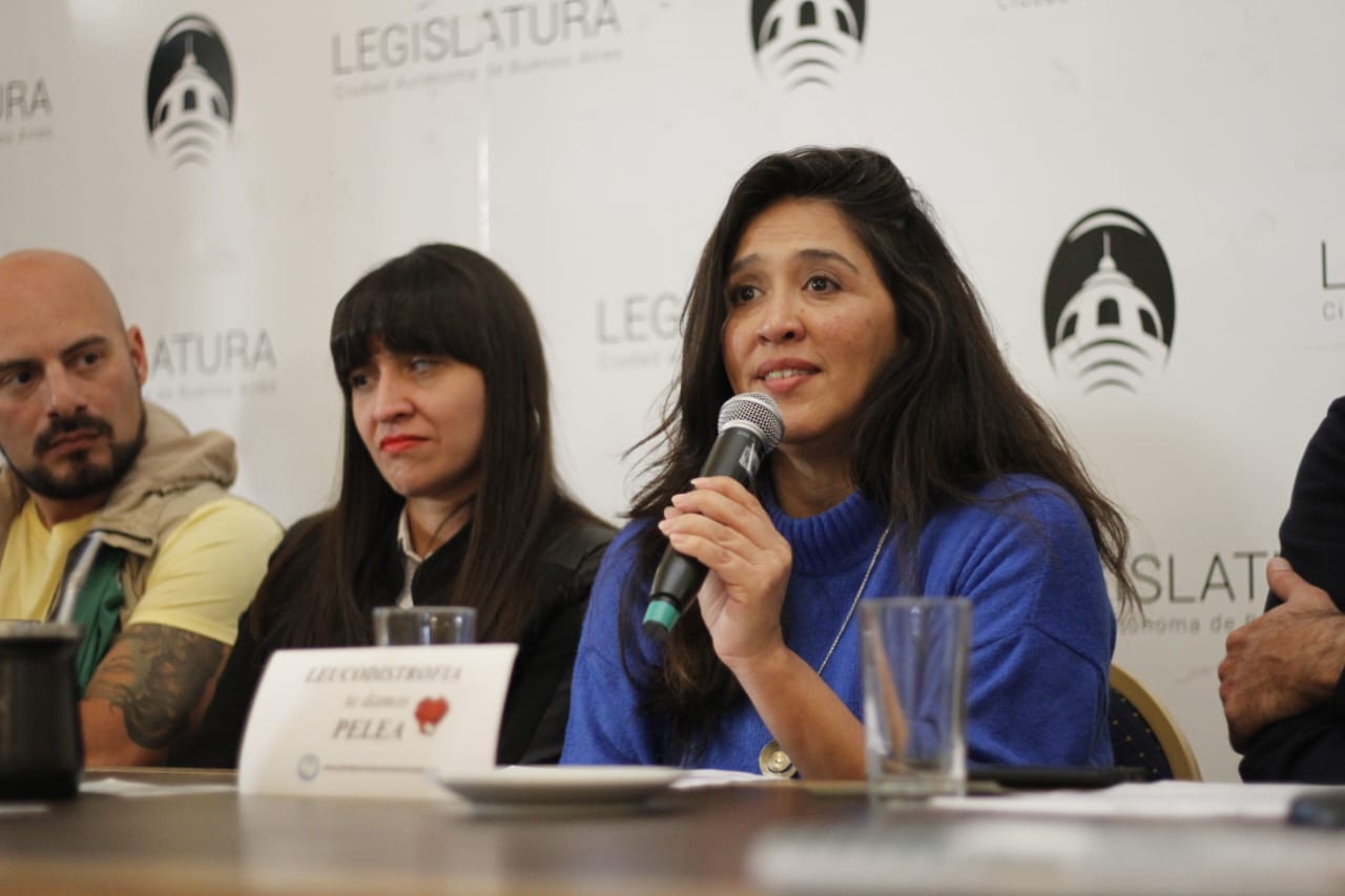 Montenegro presentó un proyecto que amplía las licencias para madres y padres