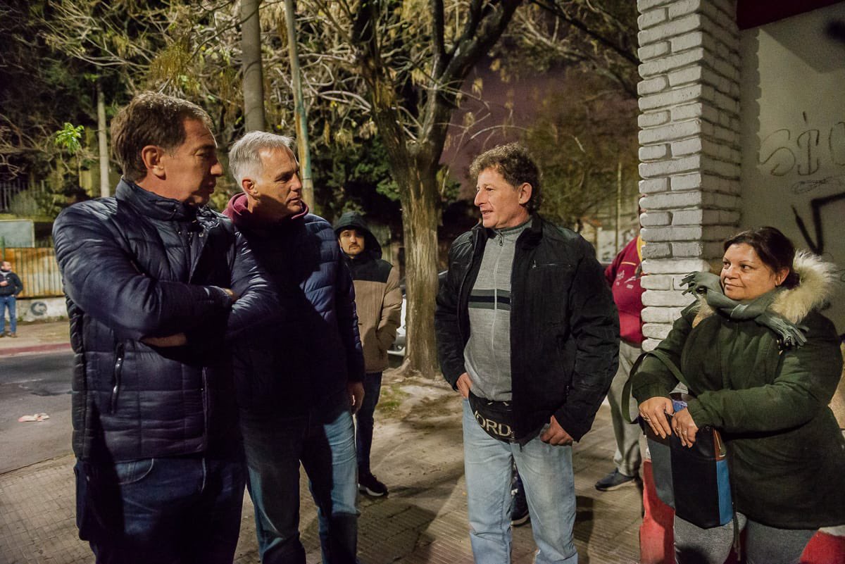 Santilli cierra la campaña visitando hospitales y recorriendo 10 distritos