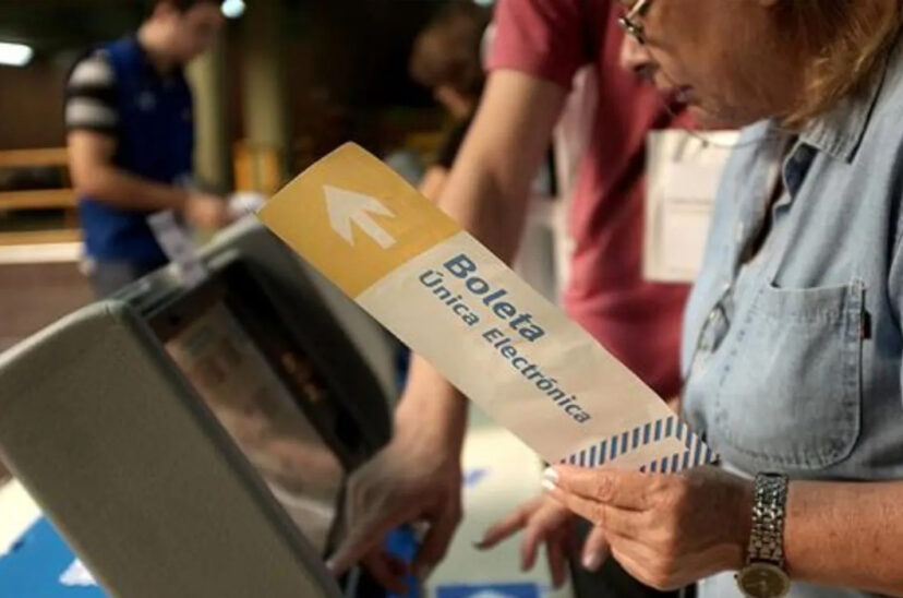 Demoras en el voto electrónico: quejas de la Izquierda, Milei y Bullrich