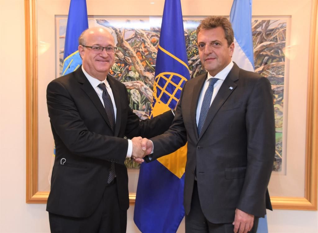 Massa confirmó un desembolso de US$ 1.300 millones del BID y el BM