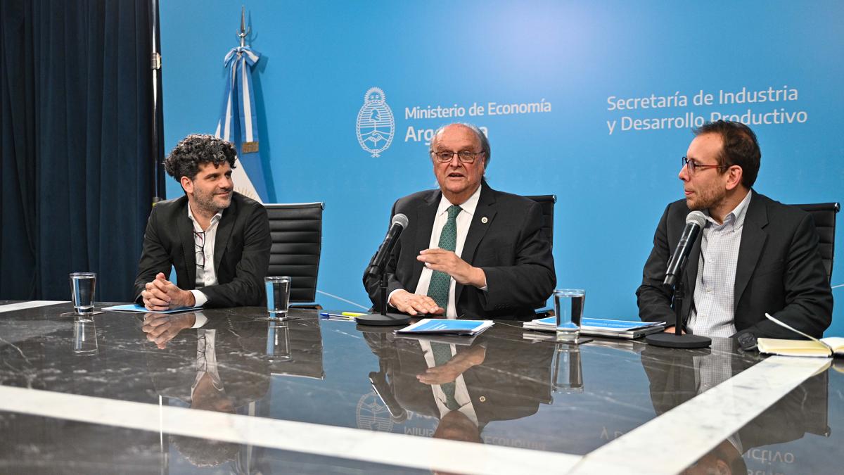 De Mendiguren brindó detalles de los anuncios para pymes y monotributistas