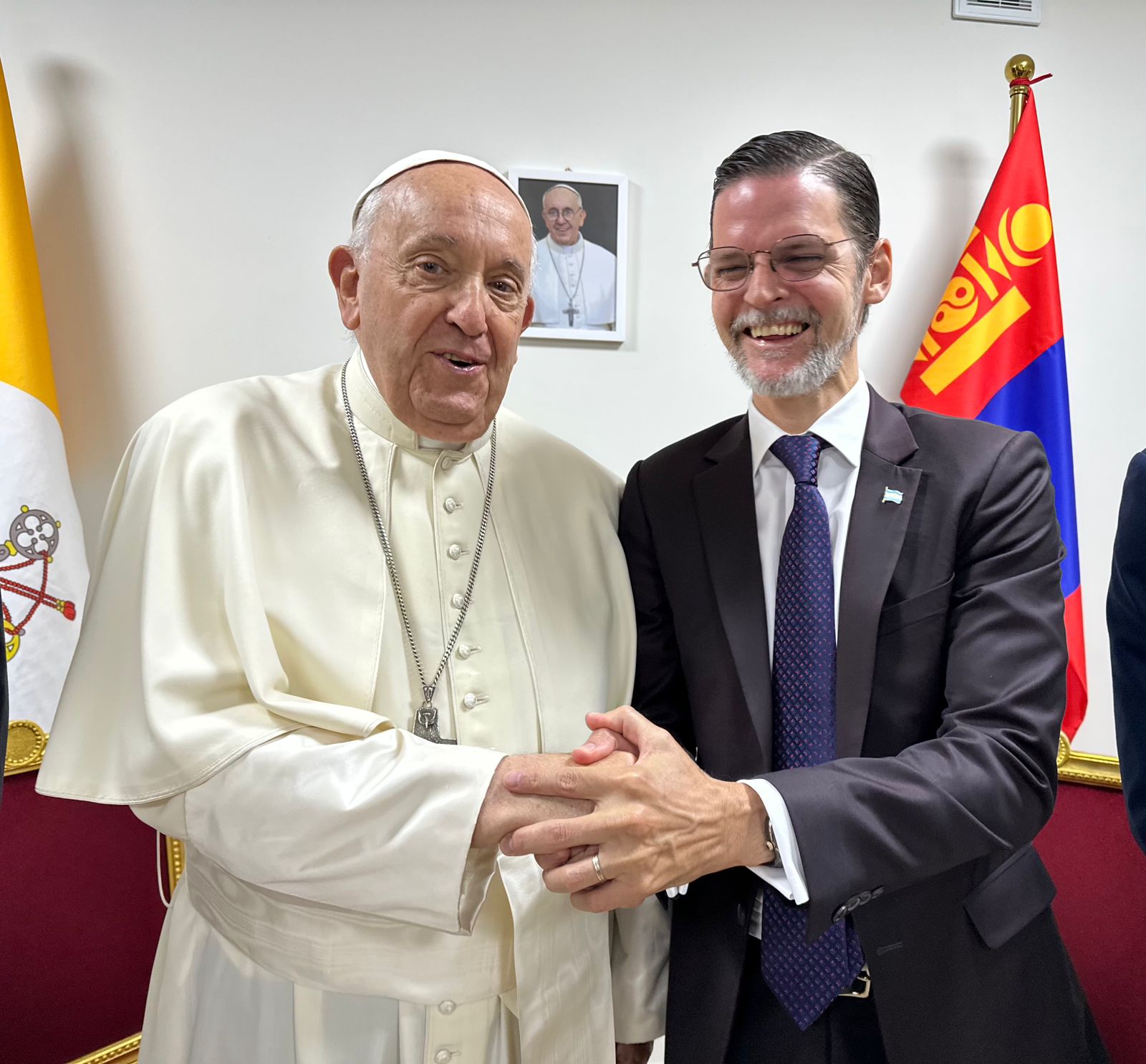 El Papa Francisco y el embajador Vaca Narvaja se reunieron en Mongolia