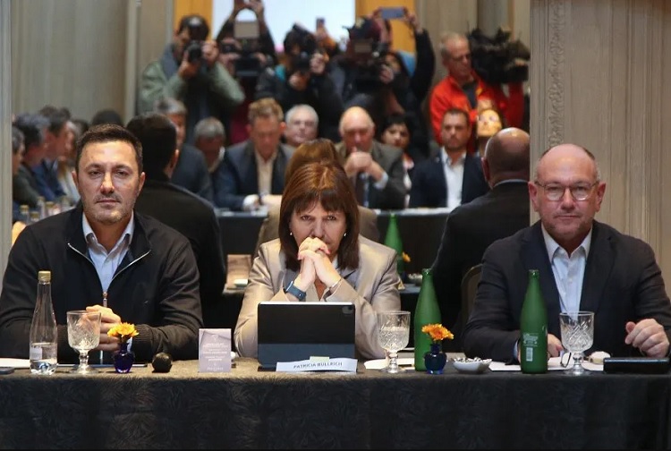 Bullrich: “No tenemos que estar más presos de lo que hace Macri”