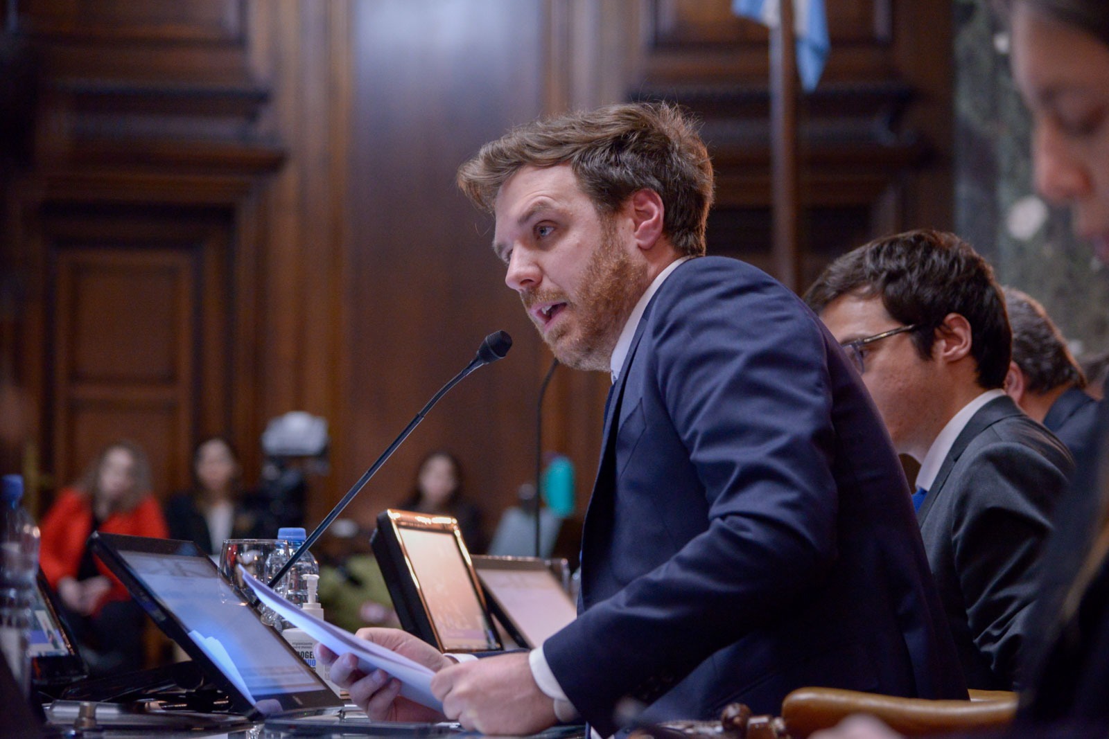 Aprueban adecuación presupuestaria