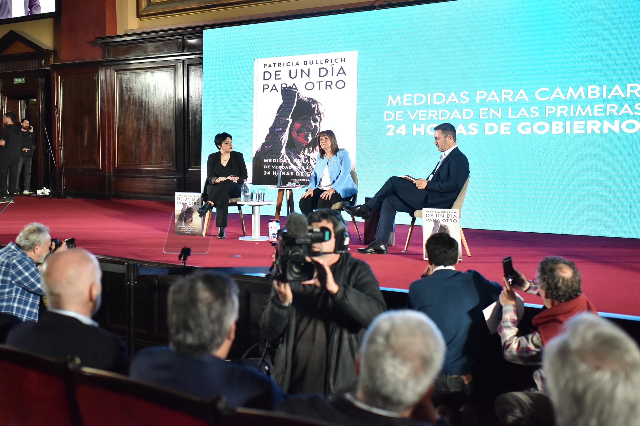 Bullrich presentó su libro: ausencias y distancia entre Macri y Larreta