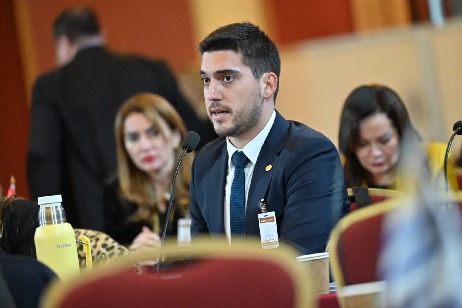 Hidrovía: un diputado paraguayo quiere ir a la guerra contra la Argentina