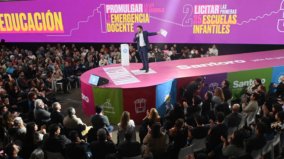 Santoro presentó su propuesta de gestión para "los 100 primeros días"