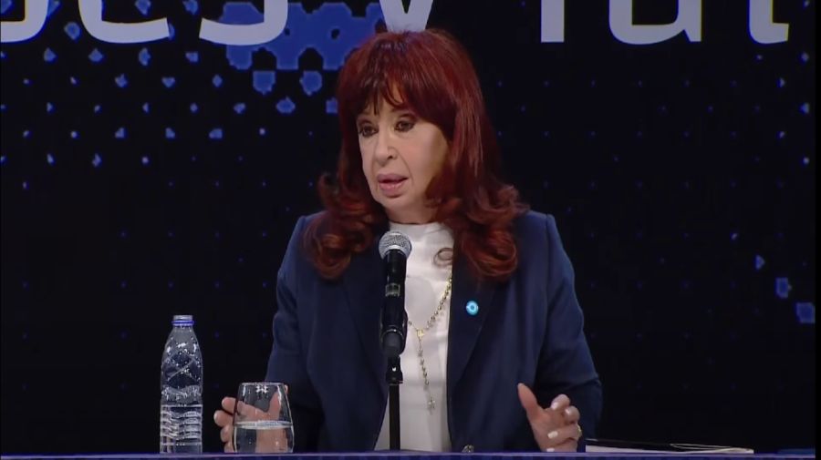 Cristina reapareció y volvió a apoyar a Massa y a criticar a la oposición