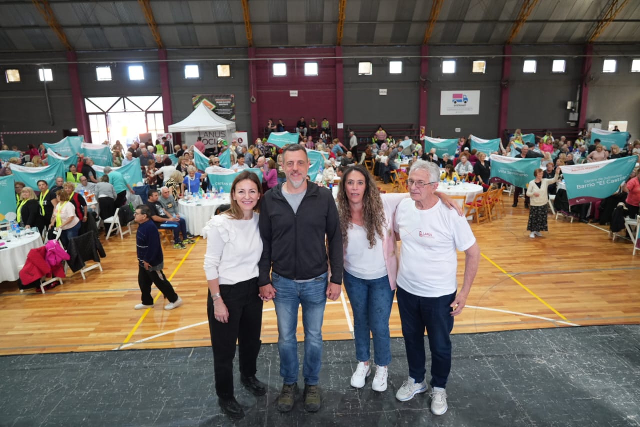 Los adultos mayores festejaron su día con Kravetz