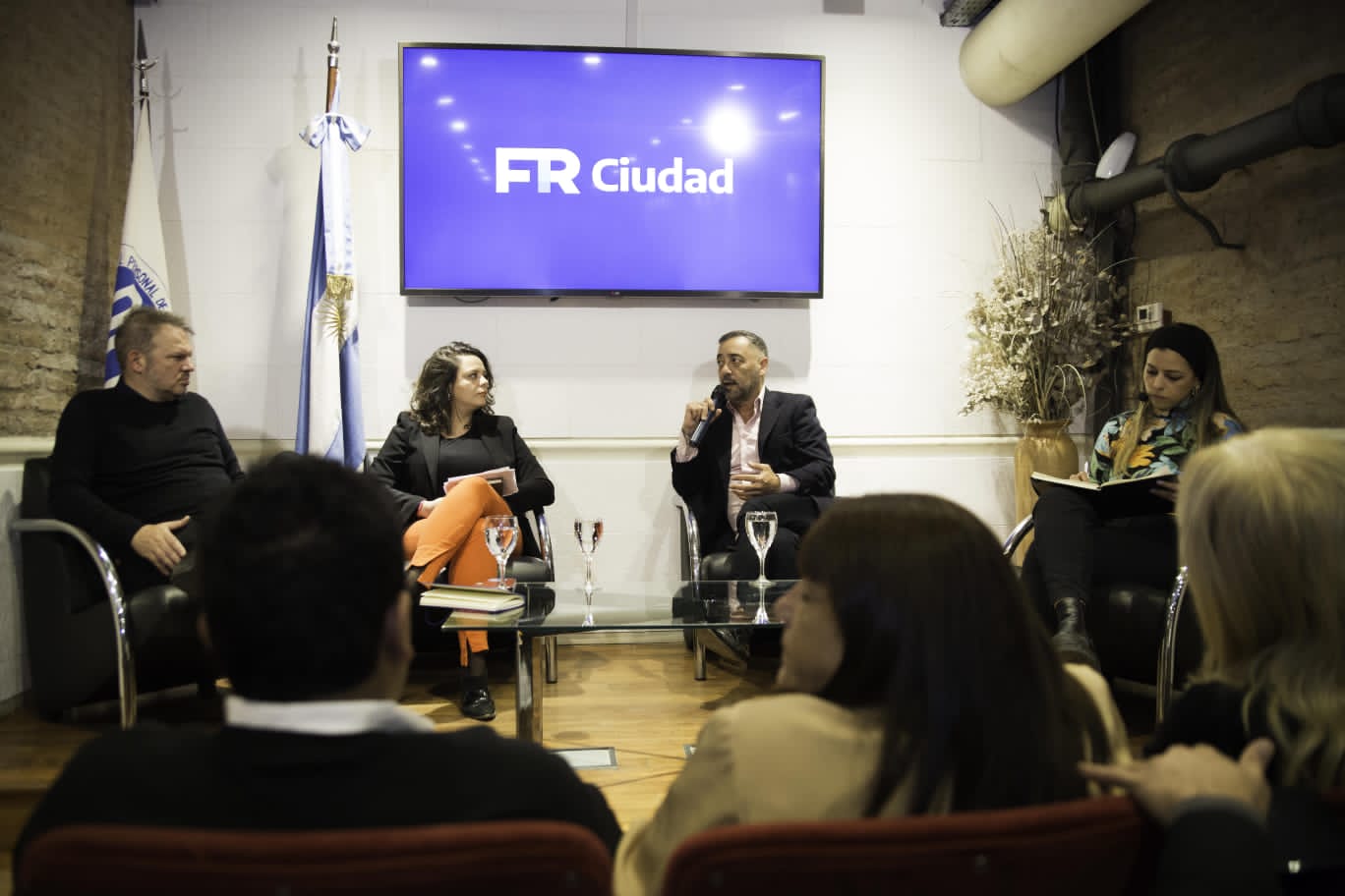 Tufaro: "Tenemos que dar la batalla cultural y militar la memoria"