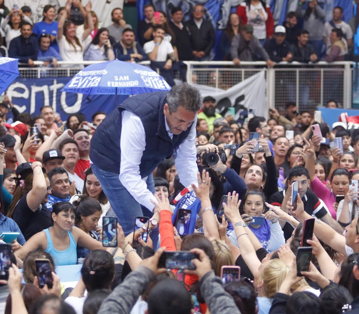 Los movimientos sociales ayudarán a fiscalizar y movilizar gente para Massa