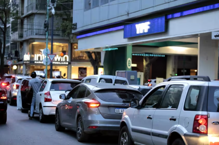 Massa se refirió al combustible: "Esperamos que se normalice rápidamente"