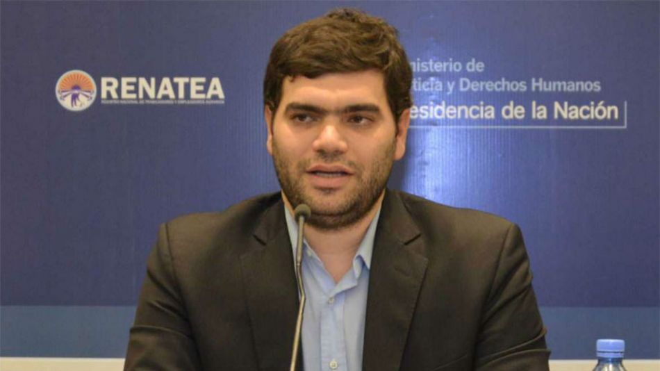 Contrapunto entre la Justicia y Tolosa Paz por los planeros que viajaron al exterior