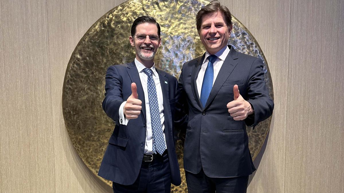 Vaca Narvaja busca fondos en la Bolsa de Hong Kong para firmas argentinas