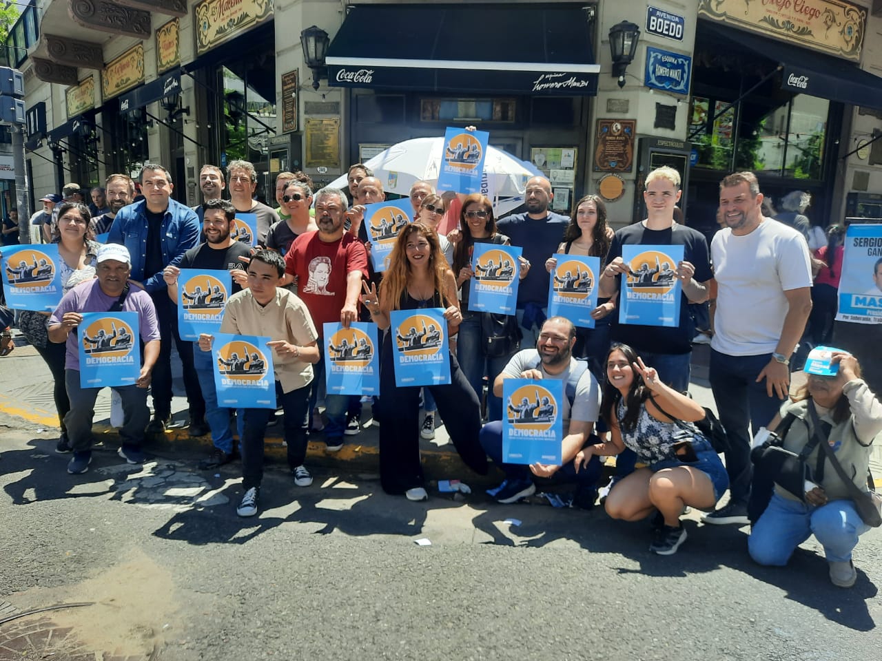 Unidos recorrió los barrios porteños haciendo campaña por Massa