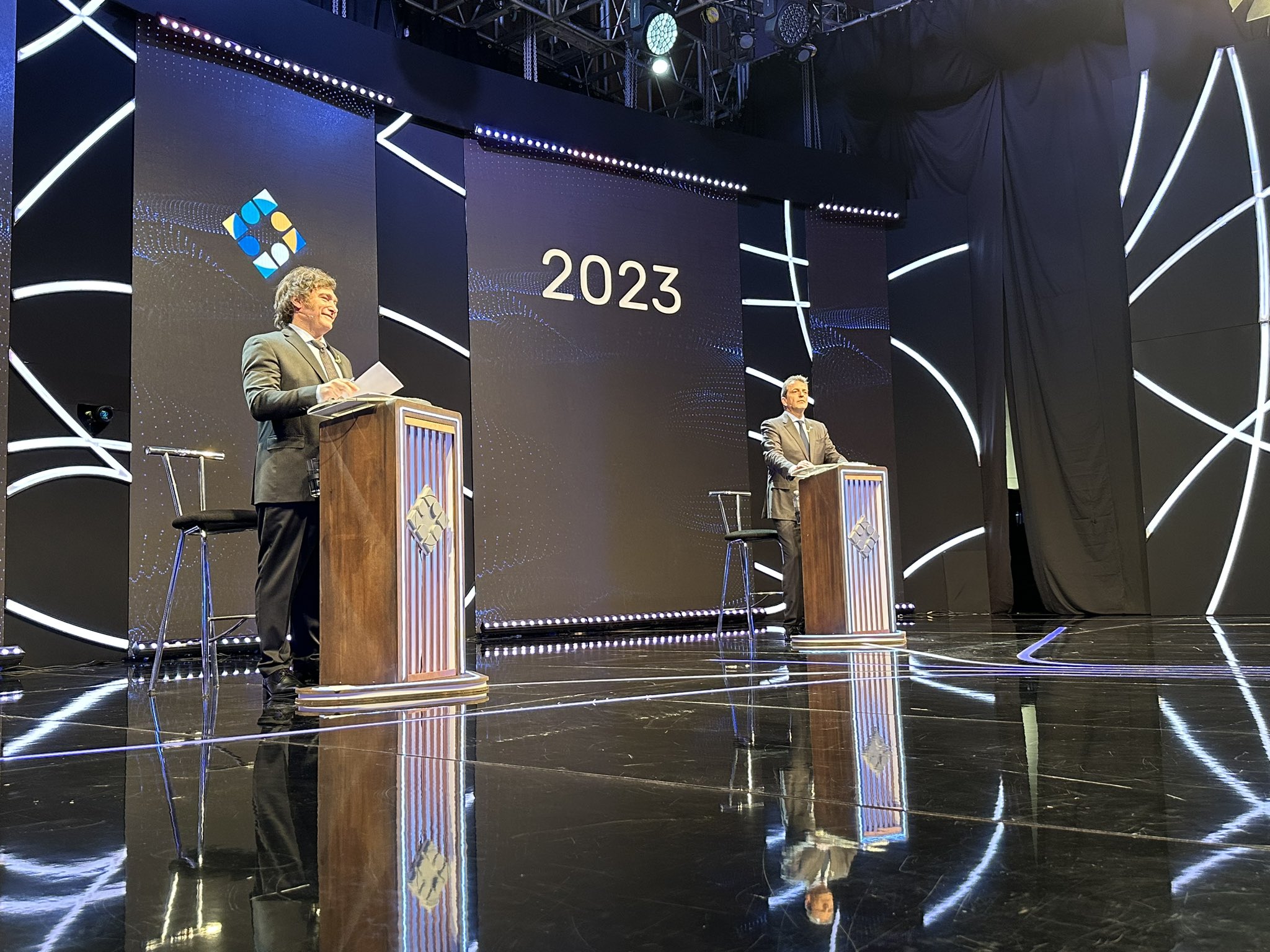 Los cruces más polémicos entre Massa y Milei en el último debate