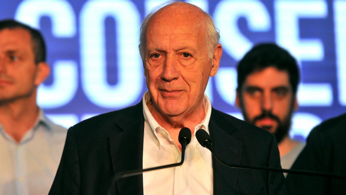 Lavagna habló de cerrar la grieta, criticó a Milei y dijo que votará a Massa