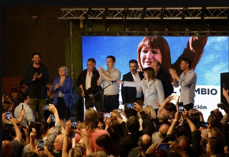 Balotaje: Bullrich pidió de fiscalizar con "el cuchillo entre los dientes"