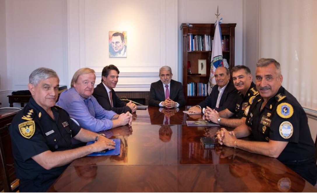 Aníbal recibió al equipo de transición de Milei para hablar de seguridad