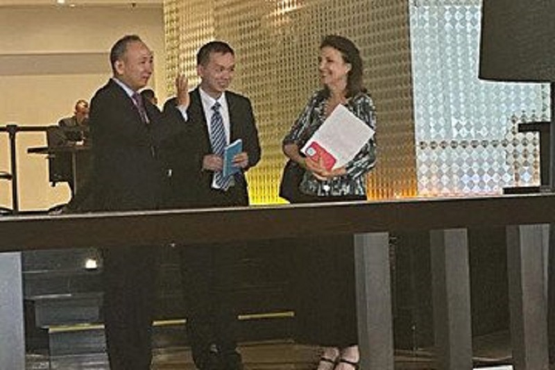 Mondino se reunió con el embajador de China para bajar las tensiones