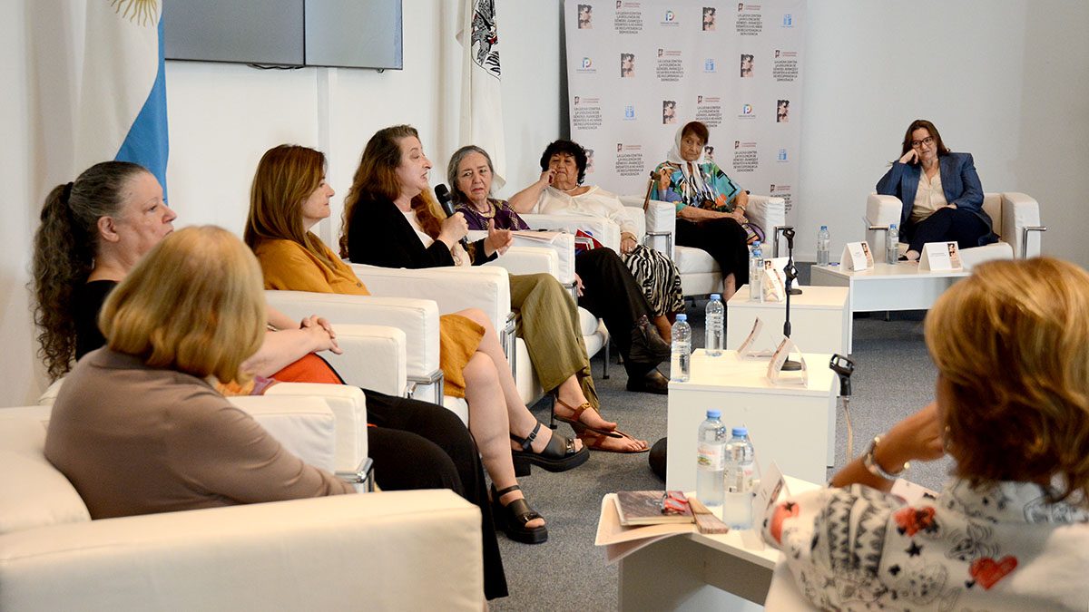 Conversatorio: "Avances en la lucha contra la violencia de Género"