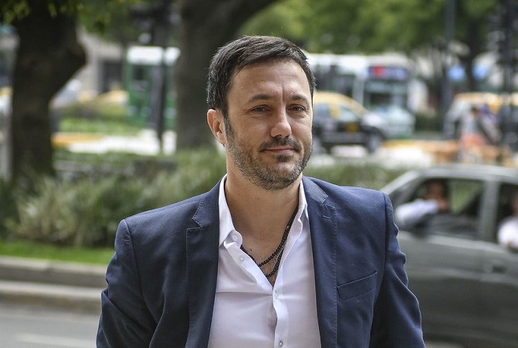 Acuerdo de Petri con Defensa británica genera tensión por Malvinas