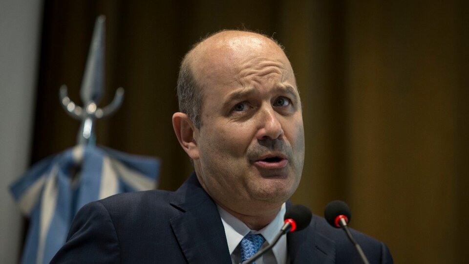 Arrancó la deep motosierra: intiman a 10.000 empleados públicos a jubilarse