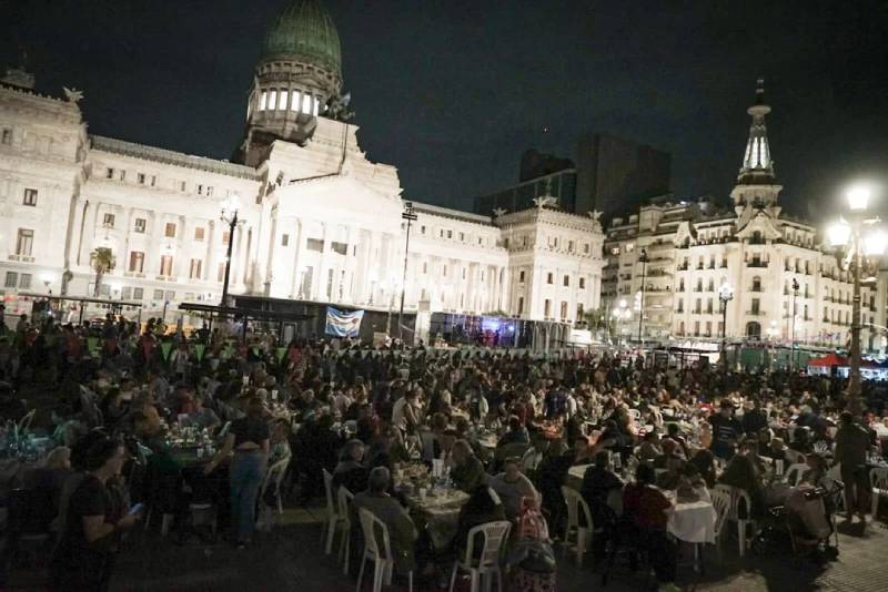 Cena navideña en Congreso para más de 4 mil personas en situación vulnerable
