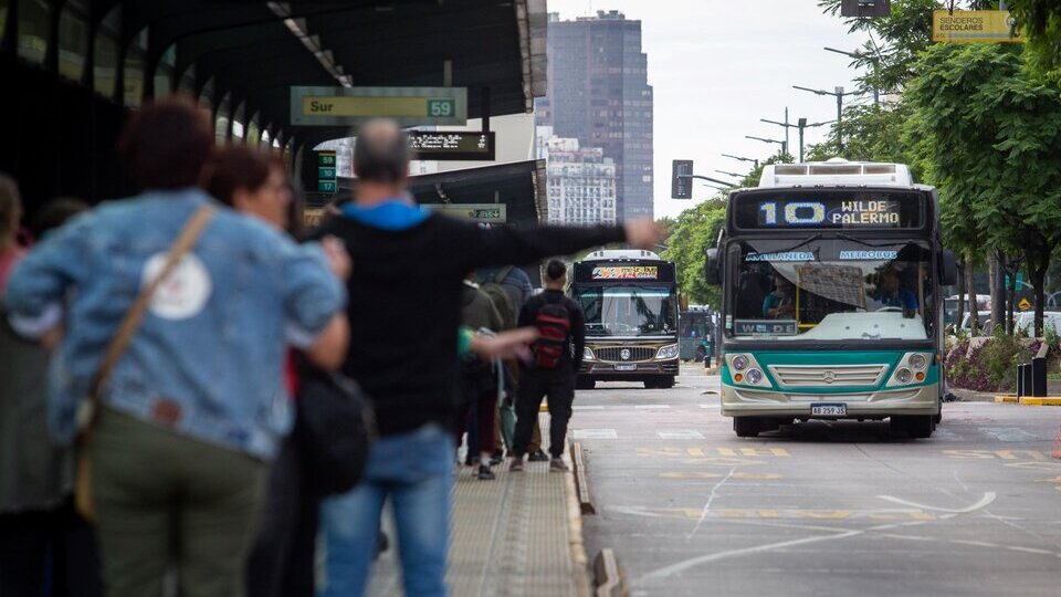 Sube el pasaje, baja el bolsillo: nuevo tarifazo en el transporte público